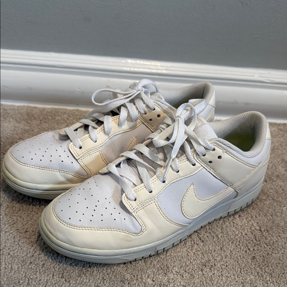Nike white dunks W9.5